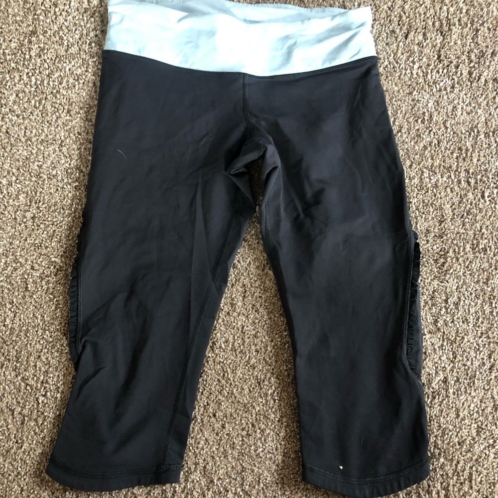 Lululemon cropped leggings Grey blue Sz 6
